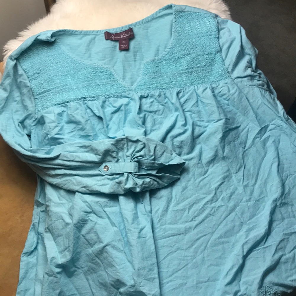 Gloria Vanderbilt 3/4 sleeve mixed media top